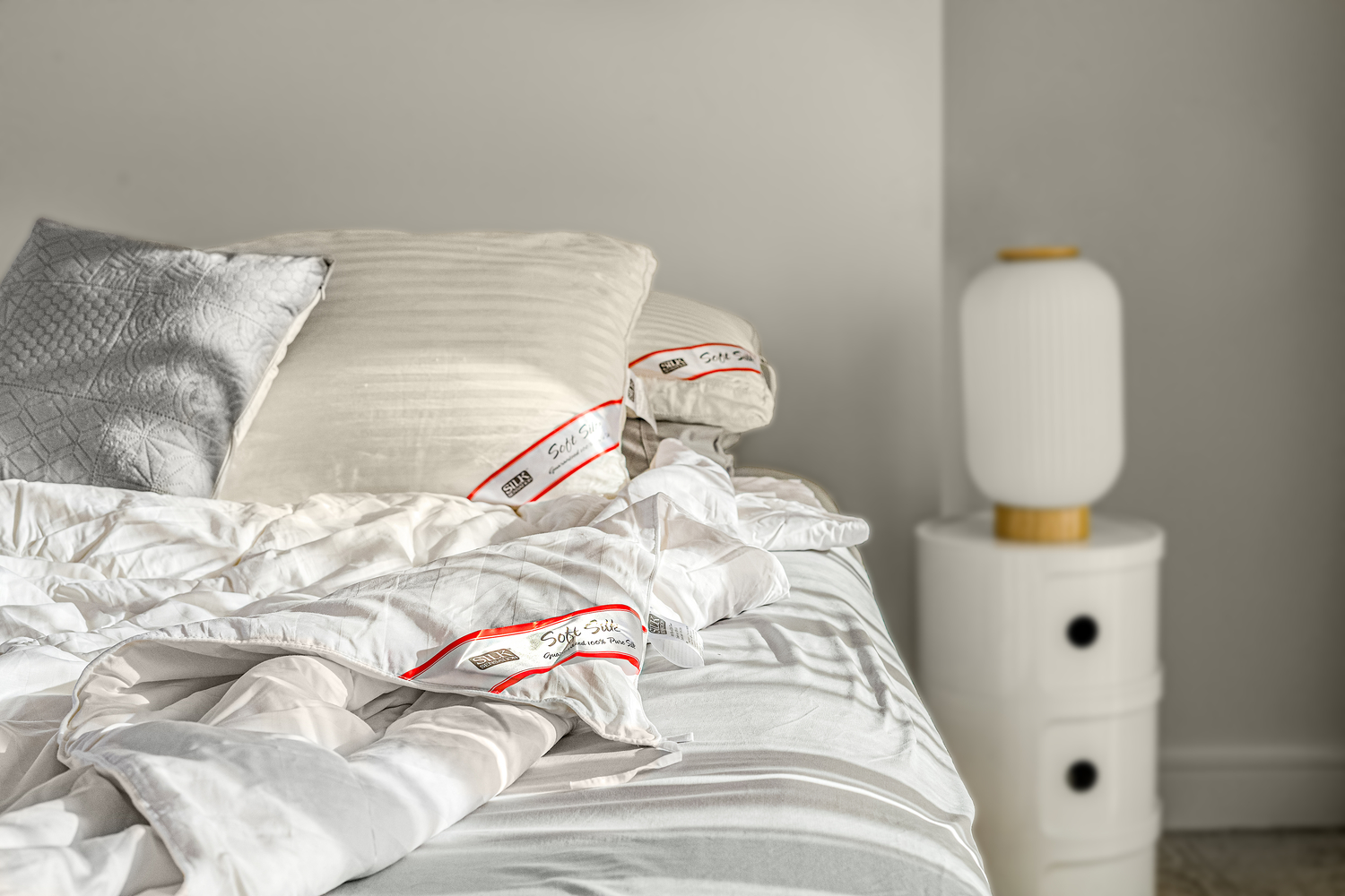 100% Pure Mulberry Silk Pillow - 1350gm image 2